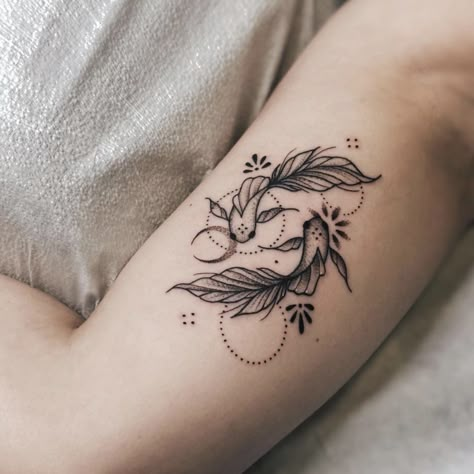 Pisces Tattoo Designs, Animal Tattoo Ideas, Pisces Tattoos, Hip Tattoos Women, Zodiac Tattoos, Stylist Tattoos, Subtle Tattoos, Best Tattoo Designs, Elegant Tattoos