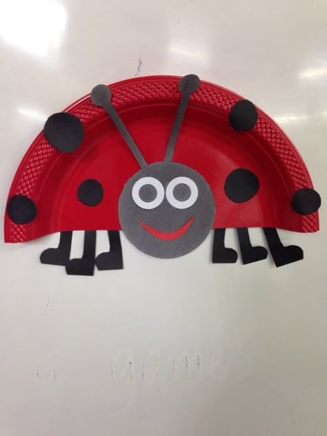 Ladybug Plate Craft, Ladybug Infant Art, Lady Bug Plate, Paper Plate Ladybug Craft Preschool, Ladybug Kids Craft, Ladybug Paper Plate Craft, Lady Bug Toddler Project, Preschool Ladybug Craft, Lady Bug Crafts For Toddler