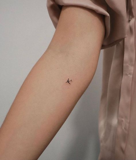 Mini Tats Meaningful, Simple Time Tattoo, Tiny Airplane Tattoo Simple, Tattoo Mini Cute Simple, Mini Women Tattoos, Aesthetic Mini Tattoo Ideas, Cute Mini Tattoos Aesthetic, Tiny S Tattoo, Dash Tattoo Live Your