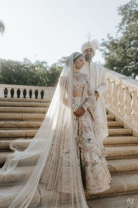 Indian Bride White Dress, White Bride Indian Wedding, Off White Indian Wedding Dress, White Wedding Lehenga Pakistani Bridal, White Wedding Lengha Bridal Lehenga, White Wedding Indian Dress, Indian Wedding White Dress, White Bride Lehenga, Ivory Wedding Lehenga