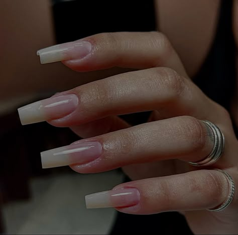 Clear Base French Nails, Long Nails Natural Aesthetic, Hyper Realistic Nails Acrylic, Realistic Acrylic Nails, Clear Gel Nails Designs, French Tip On Natural Nails, Clear Tip Nails, Hyper Realistic Nails, Early 2000 Nails