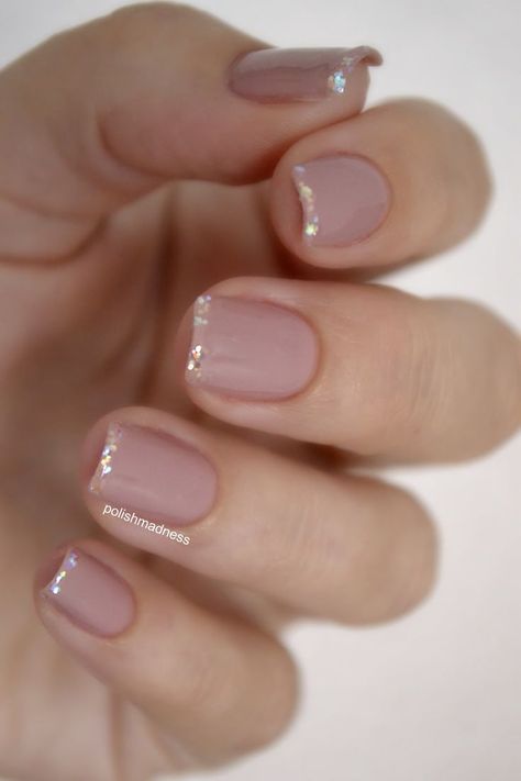 Barely there nude French nails French Nail Polish, Salon Designs, Packing Wardrobe, French Manicure Designs, Video Makeup, Nagellack Trends, Nail Color Trends, Glittery Nails, Trendy Nail Art Designs