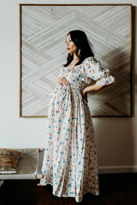 Modest Maternity Dresses, In Home Maternity Session, Cute Maternity Style, Home Maternity Session, Outfit Suggestions, Cute Maternity Dresses, Pregnancy Belly Photos, Designer Maternity Clothes, Cute Pregnancy Pictures