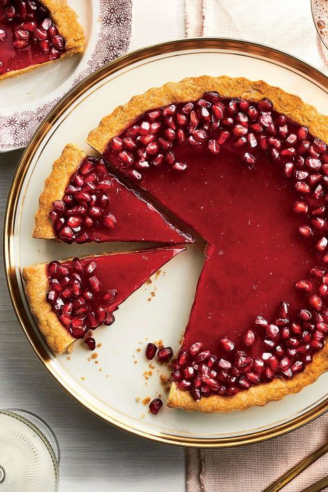 The classic chess tart gets a modern and elegant makeover with a halo of pomegranate seeds #dessert #pie #chesspie #pomegranate #fall #thanksgiving #southernliving Ricotta Tart, Cheesecake Tart, Pudding Chia, Pomegranate Recipes, Ricotta Cheesecake, Cheesecake Tarts, Torte Cupcake, Think Food, Pies And Tarts