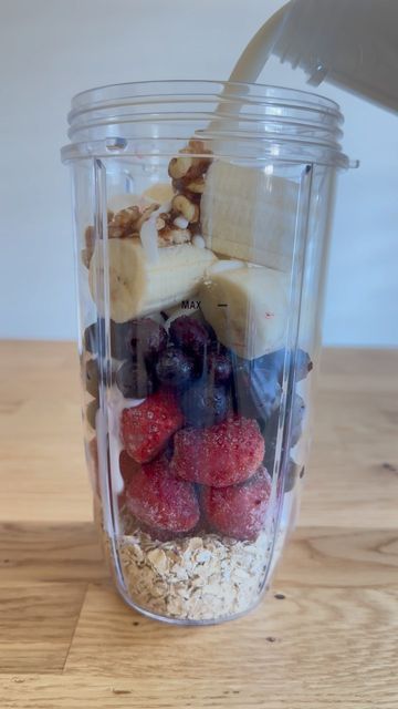 Healthy Whole Foods, Smoothie Diet Challenge, Fruit Smoothie Recipes Healthy, Smoothie Recipes Healthy Breakfast, Healthy Juice Recipes, Smoothie Diet Plans, Blueberries Smoothie, Meal Replacement Smoothies, Cleanse Your Body