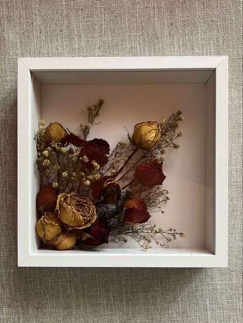 Dried Rose Shadow Box Diy, Flowers In Shadow Box Dried, Dry Flower Shadow Box Ideas, Shadow Box With Roses, Dried Flower Box Frame, Preserve Flowers In Frame, Dried Flowers In Shadow Box Display, Dried Flowers Shadow Box Ideas, Dried Flower Shadow Box Ideas