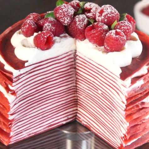 Raspberry Crepe Cake, Peach Crepe Cake, Red Velvet Crepe Cake, Red Velvet Crepes, Mille Cake, Bakery Cake Ideas, Crepes Cake, Velvet Desserts, Crepe Cake Recipe