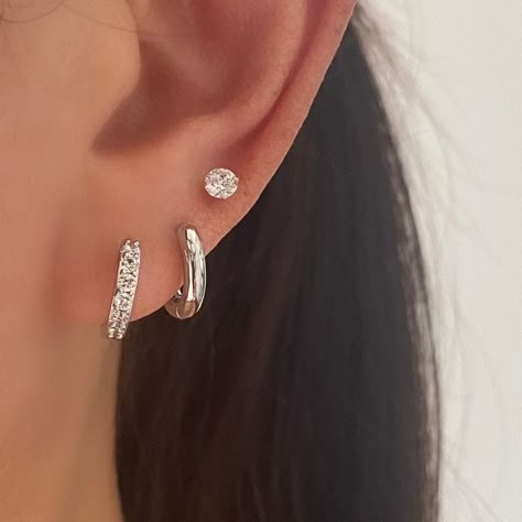 Silver Earring Stack Simple, Silver Earrings Diamond, Silver Earrings Aesthetic Vintage, Silver Jewelry Stack Earrings, 3rds Ear Piercing, Jewllery Ideas Silver, Silver Earrings Aesthetic Simple, 3 Ear Piercings Silver, Earing Stacks Silver