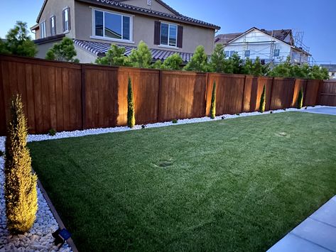 Landscaping Layout, Modern Backyard Landscaping, Backyard Renovations, Backyard Remodel, Back Yard Ideas, Fence Landscaping, Diy Backyard Landscaping, Backyard Inspiration, Modern Backyard