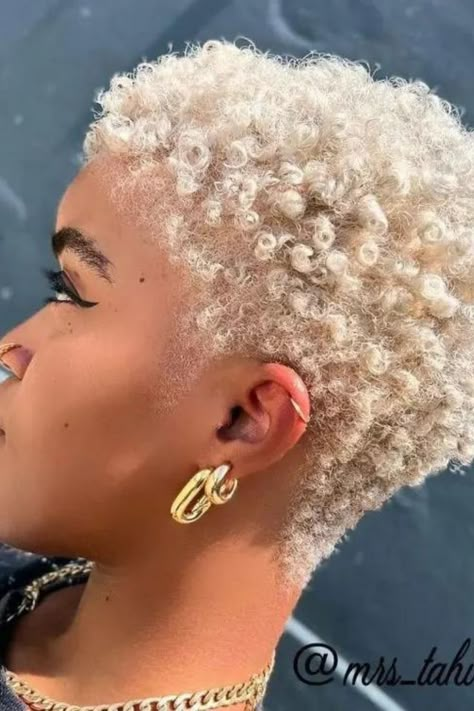 Platinum Blonde Pixie Cut Blonde Twa Black Women, Short Blonde Hair Black Women, Blonde Short Hair Black Women, Male Wigs, Blonde Hairstyles Men, Blonde Twa, Short Platinum Blonde Hair, Blonde Afro, Blonde Natural Hair