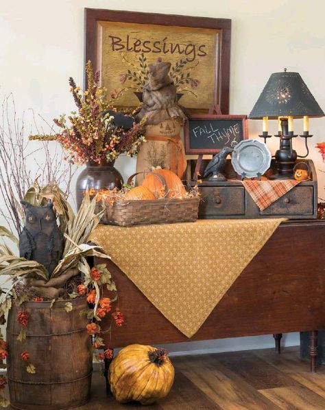 Country Sampler Decorating Ideas, Country Sampler Farmhouse, Urban Living Room Design, Primitive Fall Decorating, Primitive Fall Decor, Colonial Decorating, Modern Home Decor Ideas, Urban Living Room, Primitive Living Room