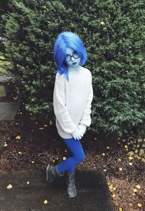 Disney Inside Out Costumes, Halloween Costumes Inside Out, Blue Costume Diy, Inside Out Costume Ideas, Blue Hair Costume Ideas, Inside Out Halloween Costume, Inside Out Cosplay, Inside Out Costume, Blue Costumes