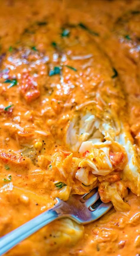 Roasted Pepper Sauce, Fish Recipes Baked, Tilapia Recipes, Fish Recipes Healthy, Fish Dinner, Pescatarian Recipes, Seafood Dinner, Pepper Sauce, Fish Dishes