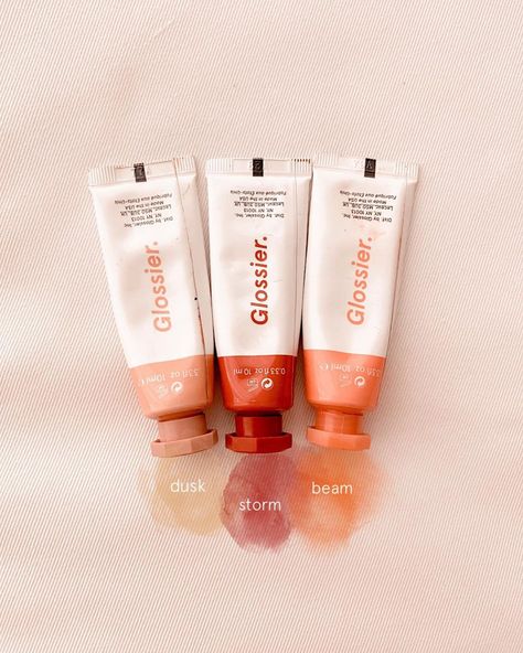 @andrearlaw shared a photo on Instagram: “Fall blush palette edit feat. @glossier 🍁🍂 🍂 @glossier - cloud paint in ‘dusk’ the softest shade of a slightly pink toned brown. 🌇…” • Oct 13, 2020 at 10:23am UTC Glossier Dusk, Glossier Cloud Paint, Cloud Paint, Photography Classes, Blush Palette, Cloud Painting, Makeup Tricks, Beauty Design, Beauty Essentials