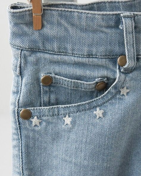 Embroidery Jeans Diy, Diy Sy, Clothes Embroidery Diy, Clothes Embroidery, Denim Embroidery, Embroidery Diy, Embroidery On Clothes, Cute Embroidery, Jeans Diy