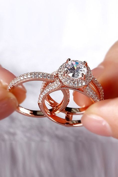 69 Most Popular And Trendy Engagement Rings For Women ❤️ engagement rings for women modern rose gold round cut set ❤️ See more: https://www.weddingforward.com/engagement-rings-for-women/ #weddingforward #wedding #bride Trendy Engagement Rings, Most Popular Engagement Rings, Rings Ideas, Popular Engagement Rings, Ring Rosegold, Trending Engagement Rings, Diamond Engagement Wedding Ring, Ring Trends, Round Engagement Rings