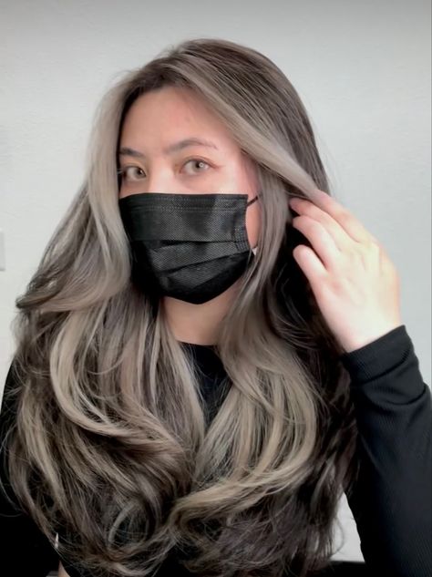 Grey And Ash Blonde Hair, Ash Brown Hair With Platinum Highlights, Milktea Ash Gray Balayage, Pakistani Hair Colour, Peekaboo Curly Hair, Coloured Balayage, Peekaboo Balayage, Hair Inspo Dye, Ash Grey Balayage