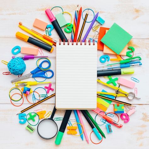 Free photo notebook with school objects ... | Free Photo #Freepik #freephoto #school-stationery #school-supplies #blackboard #class-board School Objects, Cricut Birthday Cards, School Background, Cricut Birthday, Marketing Planner, Diy Resin Art, Wooden Desk, Card Banner, Writing Pad