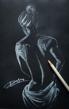 Ideas To Draw On Black Paper, Sketches In Black Paper, White Pencil Drawing On Black Paper Sketch, White Painting On Black Paper, White Pencil Art On Black Paper, Messy Charcoal Sketches, Black Canvas Drawing, White On Black Paper Drawing, White Drawing On Black Paper Easy