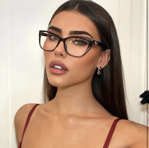 Dark Feminine Style, Glasses Inspo, Glasses Inspiration, Womens Glasses Frames, Glasses Fashion Women, Cat Eye Glasses Frames, Fashion Eye Glasses, Instagram Feed Inspiration, Stylish Glasses