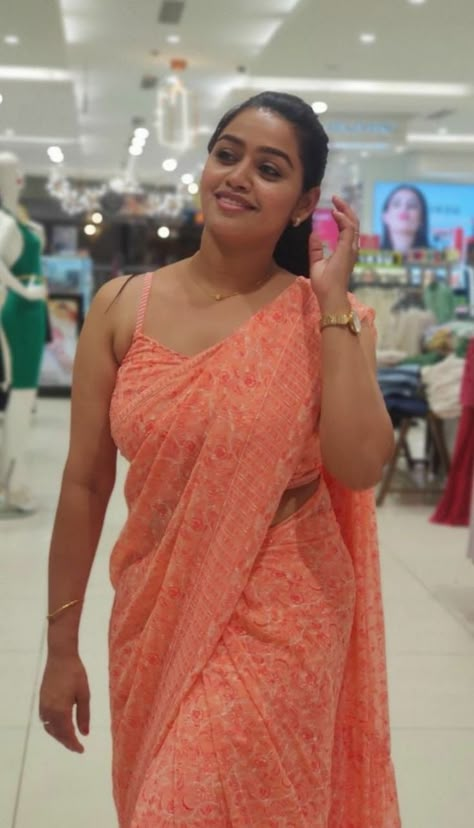 Gayatri Yuvaraj, Gayathri Yuvaraj, Tamil Selvi, Bengali Beauty, Tamil Serial, Serial Actress, Actress Images, Beauty Face Women, Beautiful Dresses Short