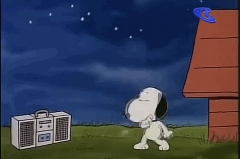 Snoopy Video, Gifs Snoopy, Snoopy Videos, Dance Gifs, Snoopy Dance, Snoopy Gifts, Dance Gif, Dexter Laboratory, Snoopy Funny