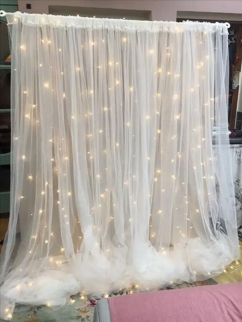 Blue And White Backdrop Birthday Parties, Balloon Decorations With Lights, Silver And White Prom Decorations, Tablecloth Photo Backdrop, Cloud 9 Photo Backdrop, Blue White Silver Birthday Decorations, Backdrop With Lights And Balloons, White Sweet 16 Decorations, Balloon Photobooth Ideas