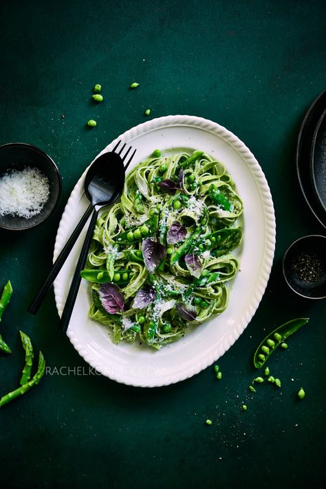 Green Food Photography, Monochromatic Food, Salad Food Photography, Macro Food Photography, Thai Food Photography, Salad Photo, Meals Pasta, Fold Napkins, Japanese Recipe