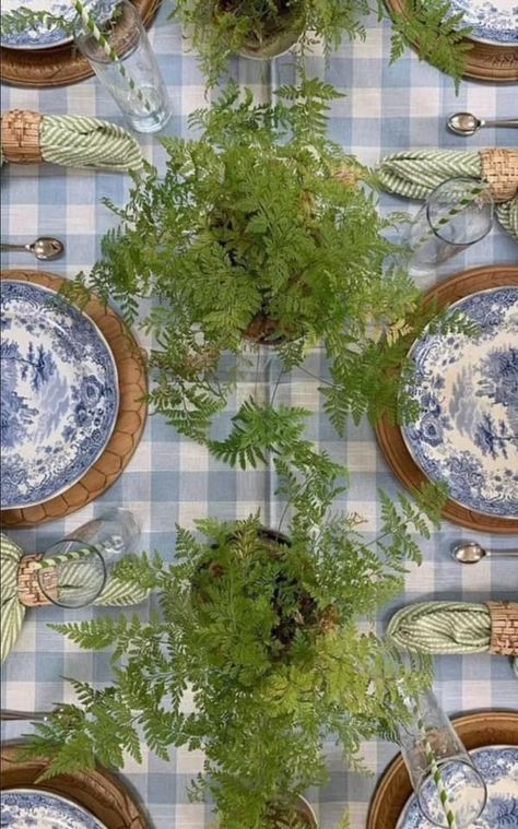 Easter Home Decor Ideas, Green Table Settings, Green Tablescape, Blue Table Settings, Table Presentation, Bread Boards, Easter Home Decor, Spring Tablescapes, Blue White Decor