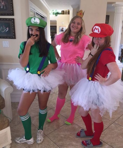 Girlfriend Group, Costumes For Teenage Girl, Best Group Halloween Costumes, Trio Costumes, Cute Group Halloween Costumes, Halloween Costumes For Teens Girls, Bff Halloween Costumes, Best Friend Halloween Costumes, Trio Halloween Costumes