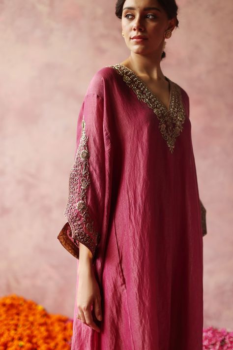 Buy Fuchsia Phiran Zari Tissue Embellished Zardozi V Heer And Pant Set For Women by Begum Online at Aza Fashions. Tissue Dresses Indian, Jardosi Work Design In Kurti, Aza Fashion Outfits 2024 Suits, Satin Suits Women Indian, Satin Suit Design, Satin Kurti Designs, Tissue Dress, Printed Tunics, Choli Dress