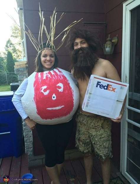 Castaway Wilson and Chuck Noland - Halloween Costume Contest via @costume_works Tom Hanks Castaway, Cool Couple Halloween Costumes, Camp Bestival, Beach Costume, Halloween Costumes 2014, Halloween Couples, Costumes For Couples, Homemade Costume, Costume Works