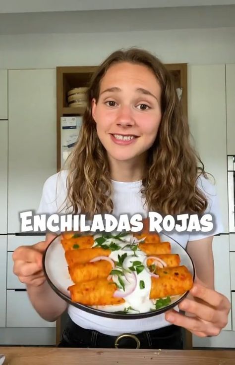 Enchiladas Rojas, Vegan Enchiladas, Red Chili Sauce, Salsa Ingredients, Mexican Dish, Firm Tofu, Tofu Recipe, Vegan Menu, Vegan Lunches