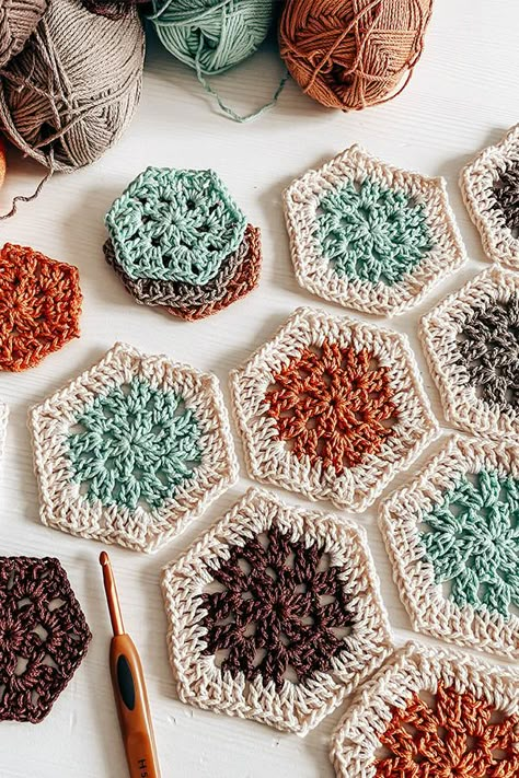 Granny Hexagon Crochet Blanket, Crochet Patterns Hexagon, Crochet Granny Square Blanket Free Hexagon Pattern, Join As You Go Hexagon Crochet, Hex Granny Square, How To Crochet A Hexagon Granny Square, Crochet Granny Hexagon Pattern, Crochet Hexagon Granny Square Blanket, Crochet Hexagon Projects