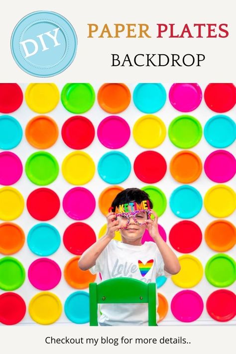 Quick and easy DIY photo backdrop ideas Polka Dot Backdrop, Fun Photobooth Backdrop, Quick And Easy Photo Backdrop, Selfie Wall Ideas Home, School Backdrop Ideas Diy Photo, Diy Selfie Backdrop, Selfie Station Ideas Backdrops, Grandparents Day Photo Backdrop, Selfie Station Ideas