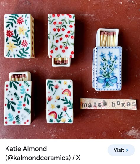 Christmas Matchbox Ideas, Clay Matches Holder, Home Decor Trinkets, Mini Sculpture Ideas, Handmade Ceramic Gifts, Small Clay Gifts, Diy Ceramic Gifts, Wedding Ceramics Gift Ideas, Small Ceramic Gifts