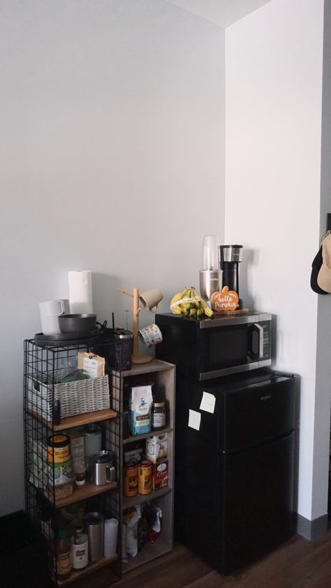 Dorm, dorm kitchen, that girl, that girl kitchen, kitchen, aesthetic kitchen, aesthetic dorm kitchen, aesthetic Studio No Kitchen Ideas, Dorm Room Food Station, Small Office Coffee Station Mini Fridge, College Dorm Pantry, Dorm Kitchen Ideas Small Spaces, Diy Dorm Kitchen, Food Storage For Dorm Room, Dorm Common Area Decor, Small Dorm Bathroom