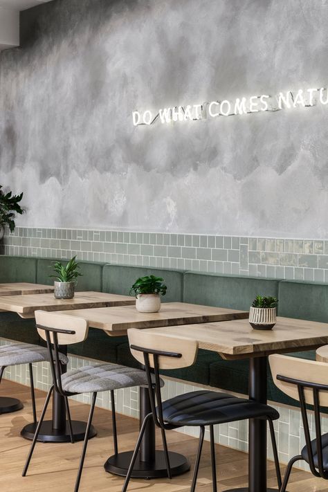 Farmer J restaurant in London boasts grey surfaces and green accents Restaurant In London, Café Design, Neon Signage, Design Café, Decoration Restaurant, Concrete Walls, Coffee Shops Interior, Pizza Restaurant, Coffee Shop Design