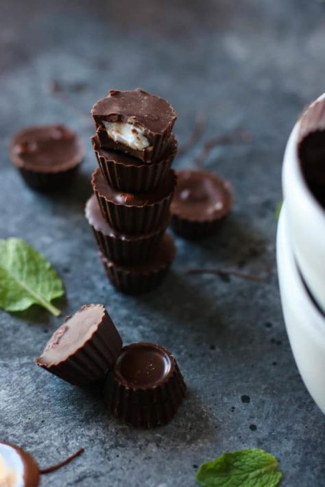 Healthy Candy Recipes, Clean Eating Sweets, Paleo Friendly Desserts, Sweets Healthy, Mint Desserts, Paleo Dessert Recipes, Dark Chocolate Recipes, Dairy Free Recipes Dessert, Dark Chocolate Mint