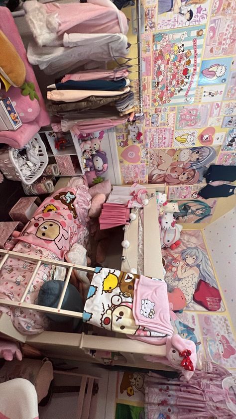 Creepyhoarder Room, Cute Core Room Ideas, Rilakkuma Poster, My Melody Pillow, Plush Strawberry, Kawaii Room Ideas, Kawaii Bedroom, Otaku Room, Hello Kitty Rooms