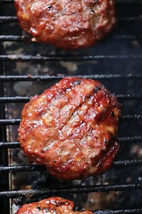 The Best BBQ Hamburger Recipe » Homemade Heather Grilled Burgers Recipes Beef, Grill Hamburger Recipes, Bbq Ground Beef Recipes, Hamburger Bbq Recipe, Bbq Burgers Recipes, Bbq Hamburger Recipe, Barbecue Hamburgers, Hamburger Barbecue, Hamburger Seasoning Recipe