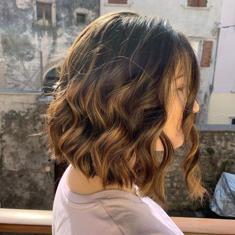 Hairstyle For Bob Haircut, Short Hair On Wavy Hair, Wavy For Short Hair, Curl Styles For Short Hair, Hairstyles For Medium Length Hair Curly Wedding, Classic Curls Short Hair, Bob Curled Hairstyles, Curled Hair On Short Hair, Curl Hair Short Haircut