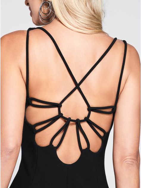 Strappy Back Dress, Open Back Dress, Mode Casual, Clothing Details, Fashion Sewing, Fashion Details, Sewing Dresses, Dress Backs, Cut Outs