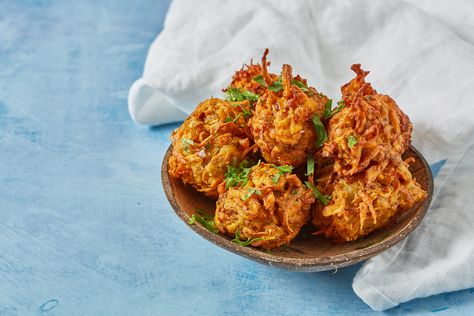 These beautifully spiced pakoras are a wonderful solution to combatting food waste. Save your vegetable peels when making a vegetable curry and whip up a batch of these pakoras to serve alongside it. Pakoras Recipe, Cupboard Recipes, Easy Lunchbox, Store Cupboard, Tinned Fish, Pakora Recipes, Turmeric Recipes, Great British Chefs, Noodle Dish