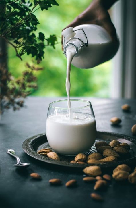 Homemade Almond Milk that lasts longer! - Love is in my Tummy Almond Milk Recipe, Milk Photography, Cake Pizza, Make Almond Milk, Hazelnut Milk, Pizza Sandwich, Homemade Almond Milk, Pasta Food, Ayurvedic Remedies