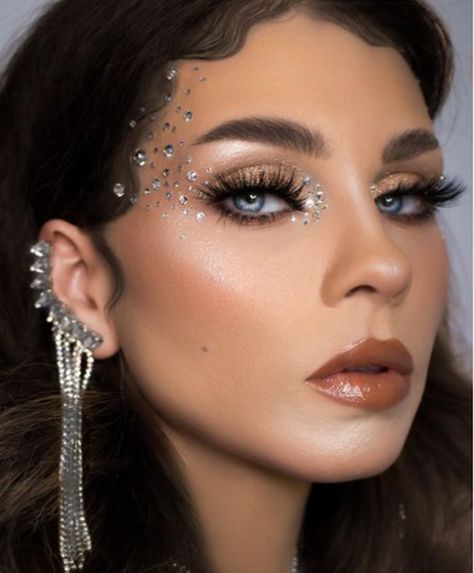 Shine Like A Dream Dramatic Makeup Looks Gold Goddess Makeup, Goddess Costume Makeup, Dramatic Makeup Looks, Shimmery Makeup, Gem Makeup, Seasonal Makeup, Shiny Makeup, Goddess Makeup, Rhinestone Makeup