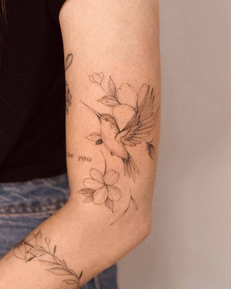 Hummingbird Tattoo Flowers, Two Humming Bird Tattoo, Hummingbird Vine Tattoo, Humming Bird Tattoo Design, Two Hummingbird Tattoo With Flowers, Hummingbird Tattoo Placement, Flower Hummingbird Tattoo, Hummingbird Flying Tattoo, Floral With Hummingbird Tattoo