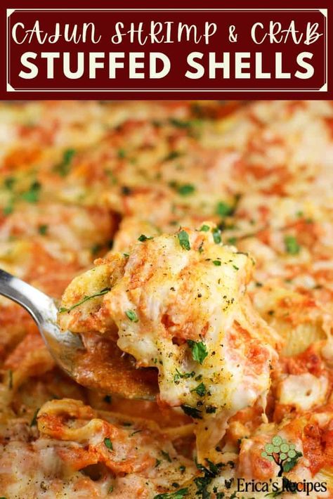 Cajun Shrimp and Crab Stuffed Shells in Vodka Sauce WHOOP! This is an epic good and deliciously decadent stuffed shells recipe with a dreamy seafood filling and luxurious Cajun vodka sauce. Save this recipe for a special occasion, holiday, or family supper. Need a new Sunday dinner? Here you go! Stuffed Crab Shells, Sausage And Shells, Crab Stuffed Shells, Stuffed Shells Recipes, Crab Pasta Recipes, Pasta Shells Stuffed, Shells Pasta, Crowd Food, Seafood Stuffed Shells