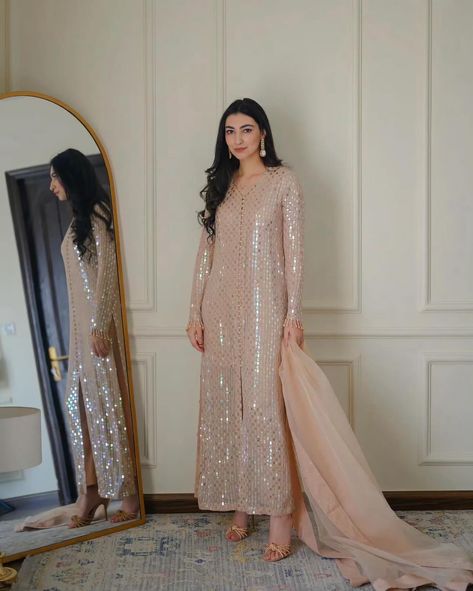 RISMA : Embellished Chiffon formal wear for both mum and daughter 🩷 Shop : www.brandaffection.uk Link in bio 👆 #eidoutfit2024 #embroideredchiffon #asianfashionuk #desiclothesuk #pakistaniweddinguk #pakistanifashionuk #chiffonsuitsuk #ukdesifashion #PakistaniDressesUK #ChiffonElegance #londonfashion #pakistaniclothesonlineuk #pakistaniclothinguk #pakistanidesignersuits #pakistanidesignersuitsuk #pakistanidesignerdressesuk #pakistanidressesincanada #pakistanibridalsuk #pakistaniweddingclo... Pakistani Formal Dresses Party Wear, Dresses For Women Traditional, Indian Formal Wear, Ethnic Fashion Indian, Pakistani Party Wear Dresses, Pakistani Clothes Online, Pakistani Formal Dresses, Pakistani Party Wear, Pakistani Wedding Outfits