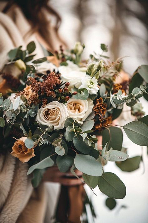 Another wedding flower selection feels stunning for your special day. As a wedding enthusiast, this floral selection will complement any winter ceremony. Keep that to your winter wedding inspiration. Forest Wedding Bridal Bouquet, Bridal Bouquet With Pinecones, Forest Floral Arrangements, Brown And Green Bouquet, Woodsy Wedding Bouquet, Winter Wildflower Wedding, Brown Wedding Bouquet, Forest Bouquet, Brown Wedding Ideas